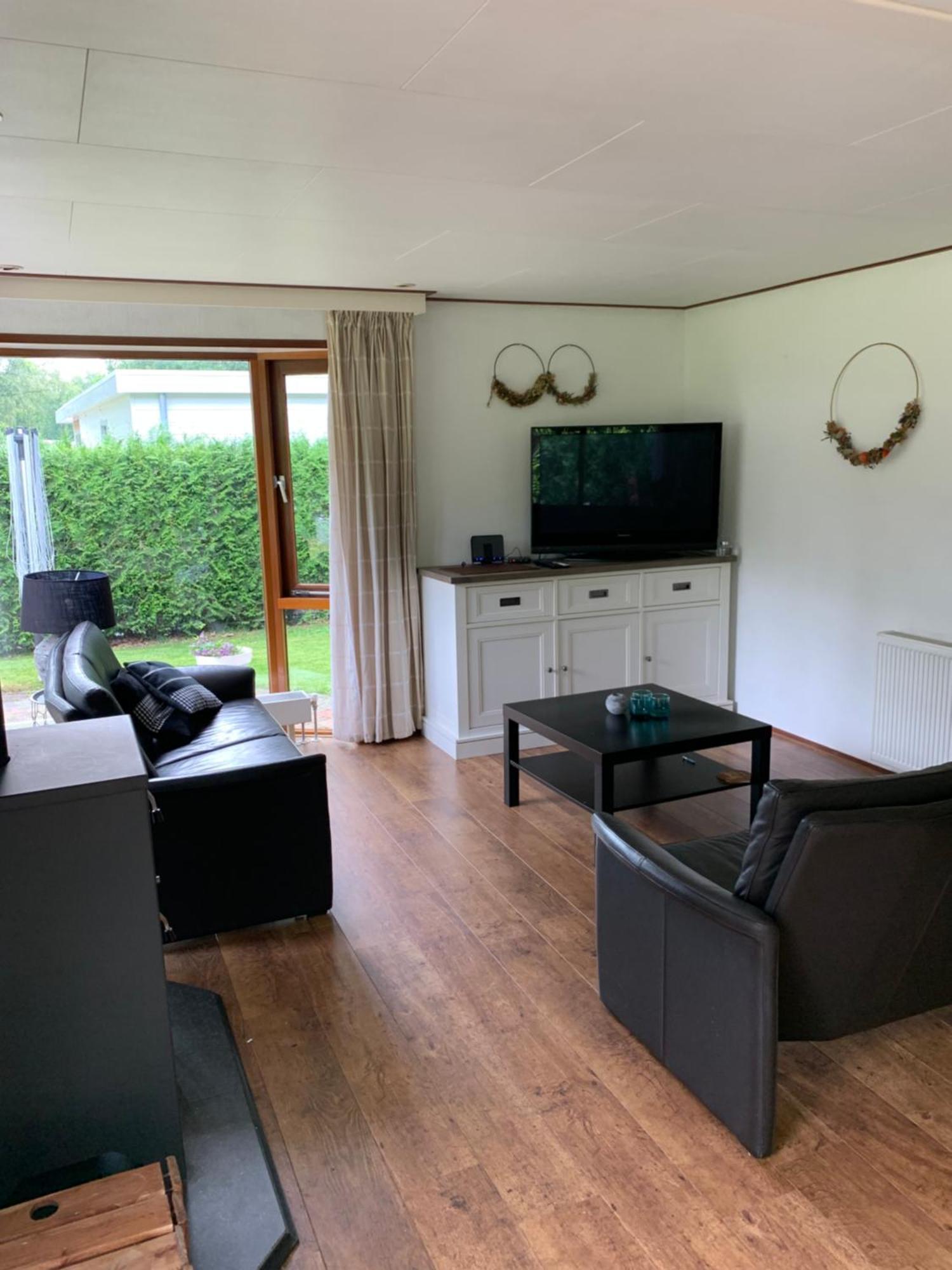 Dubbele Chalet Op Recreatiepark Topparken Op De Veluwe In Beekbergen Met Grote Vrije Tuin En Eigen Parkeerplaats ห้อง รูปภาพ