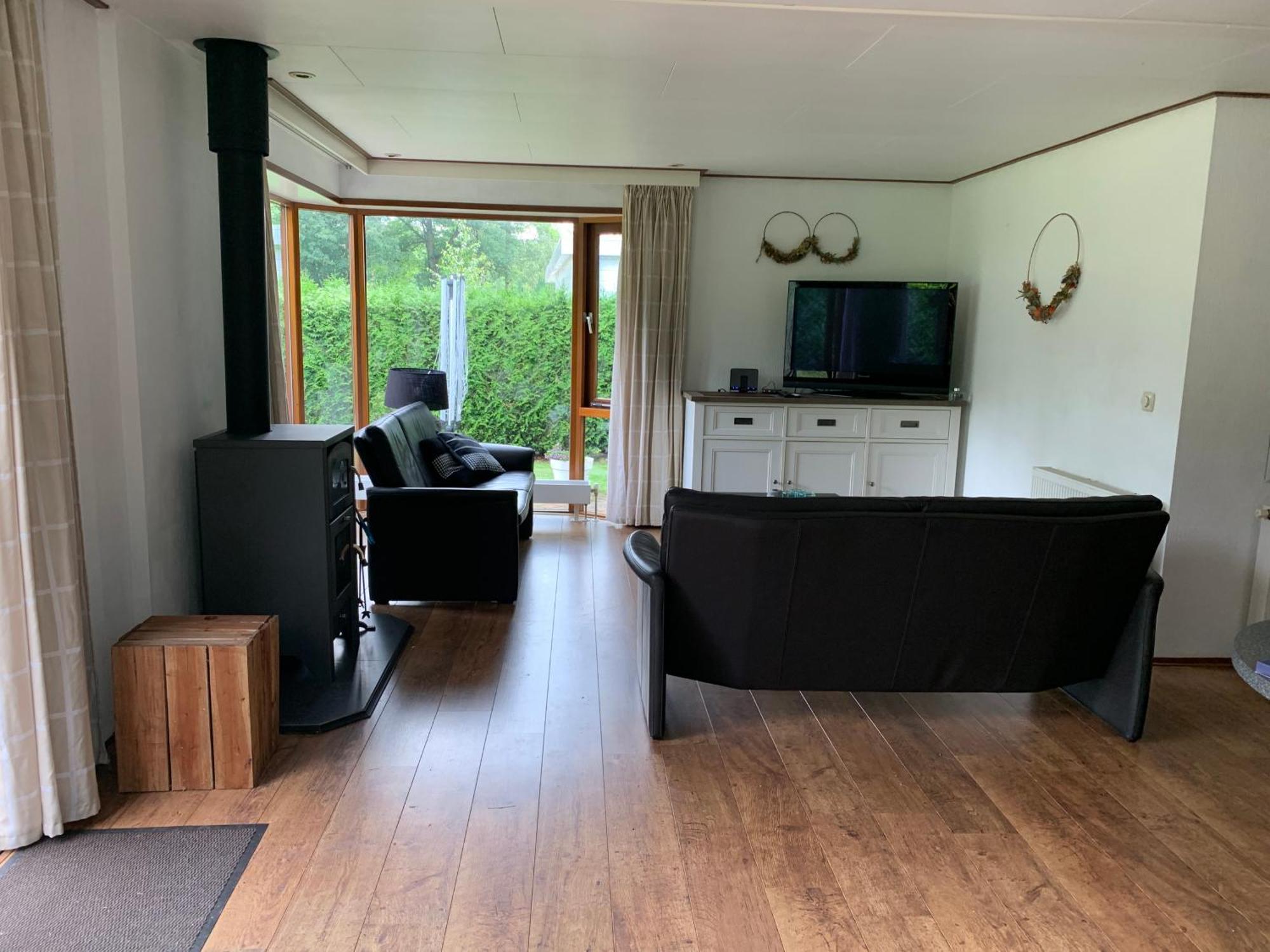 Dubbele Chalet Op Recreatiepark Topparken Op De Veluwe In Beekbergen Met Grote Vrije Tuin En Eigen Parkeerplaats ห้อง รูปภาพ