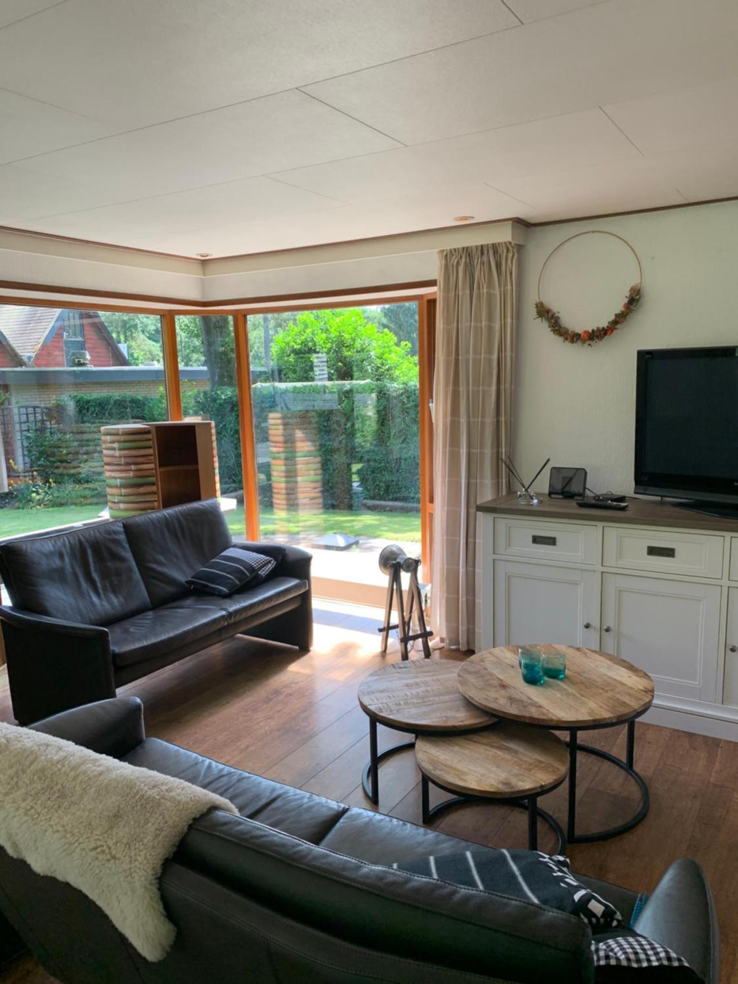 Dubbele Chalet Op Recreatiepark Topparken Op De Veluwe In Beekbergen Met Grote Vrije Tuin En Eigen Parkeerplaats ห้อง รูปภาพ